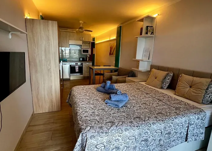 Ocean Coast Cristianos Comodoro Apartment *