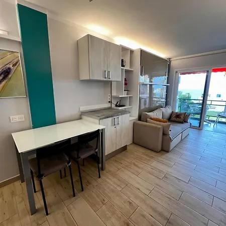 Ocean Coast Cristianos Comodoro * 로스크리스티아노스